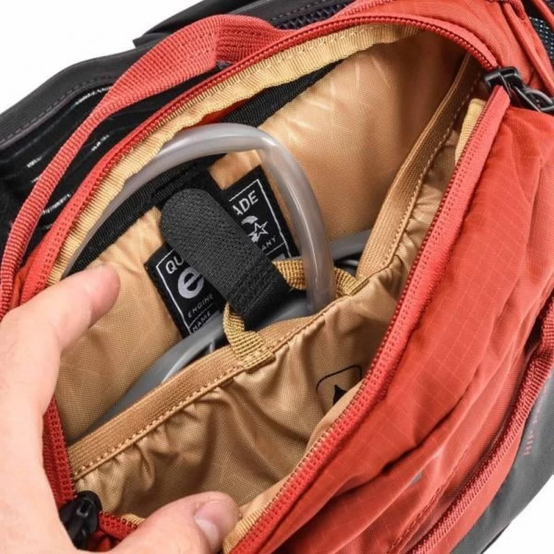 Evoc Hip Pack Pro 3L + Poche Eau 1.5L – Image 2